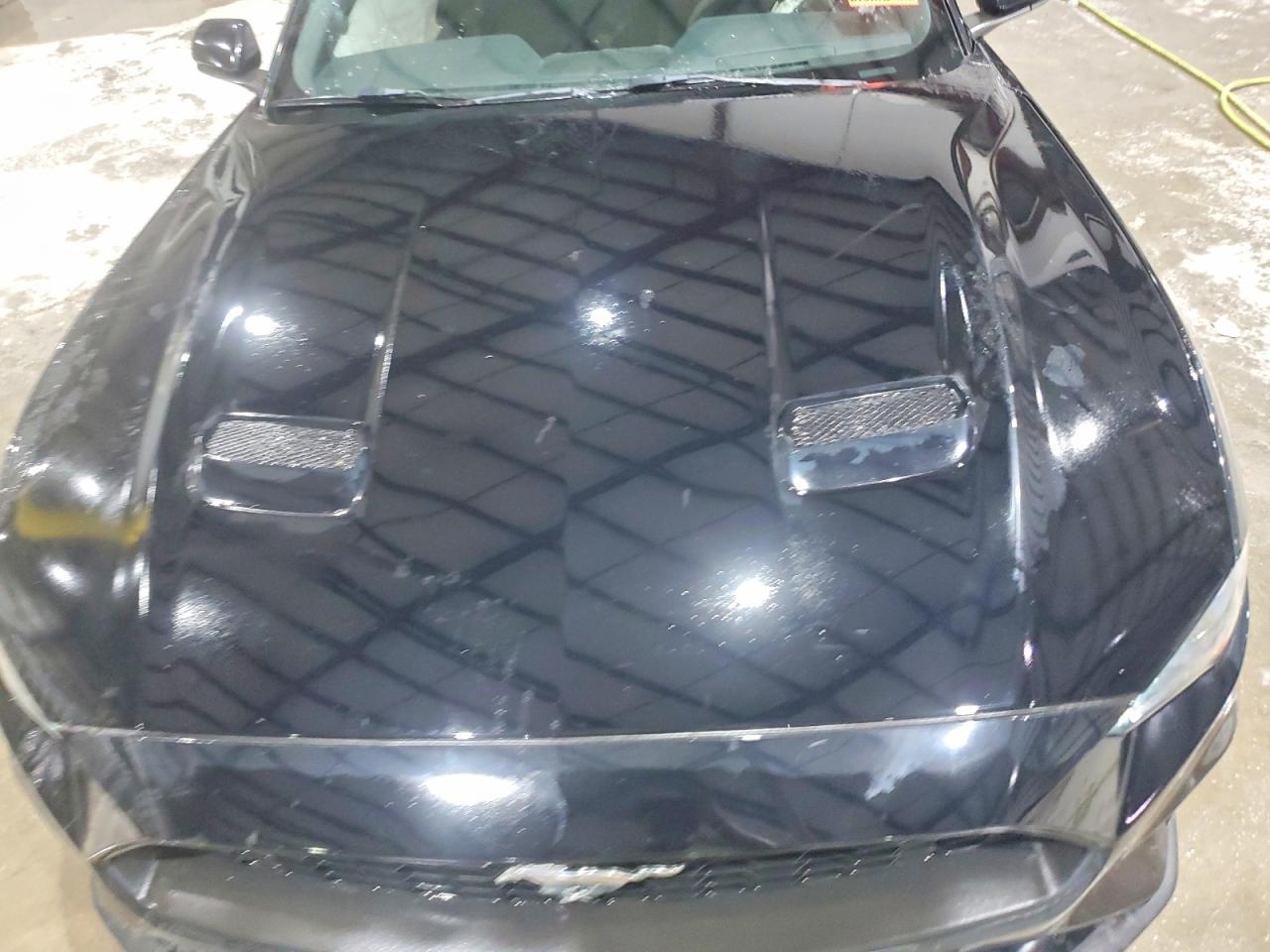 2019 Ford Mustang - zdjęcie 11
