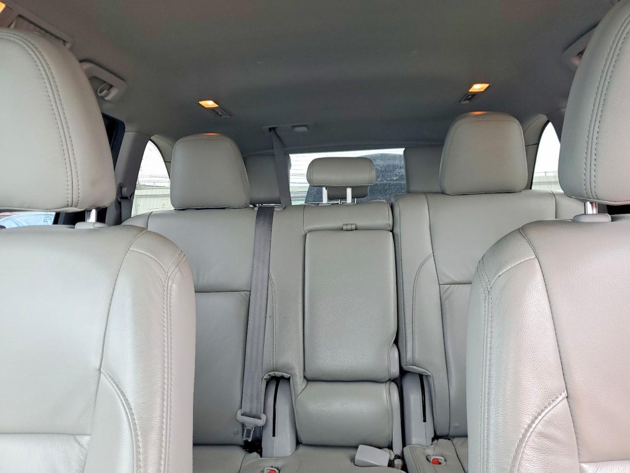 2017 Toyota Highlander Le - zdjęcie 10
