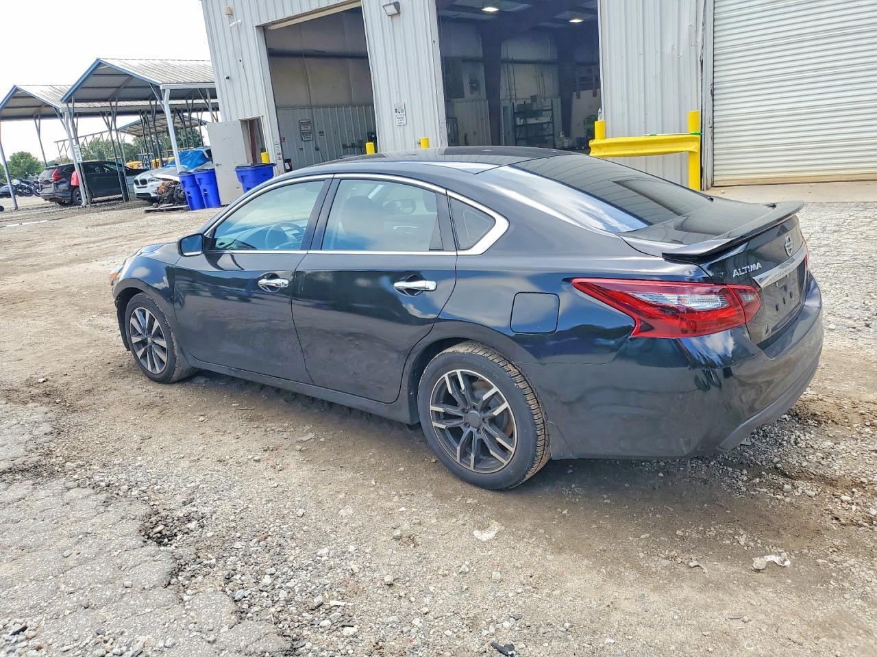 2017 Nissan Altima 2.5 Sr - zdjęcie 2