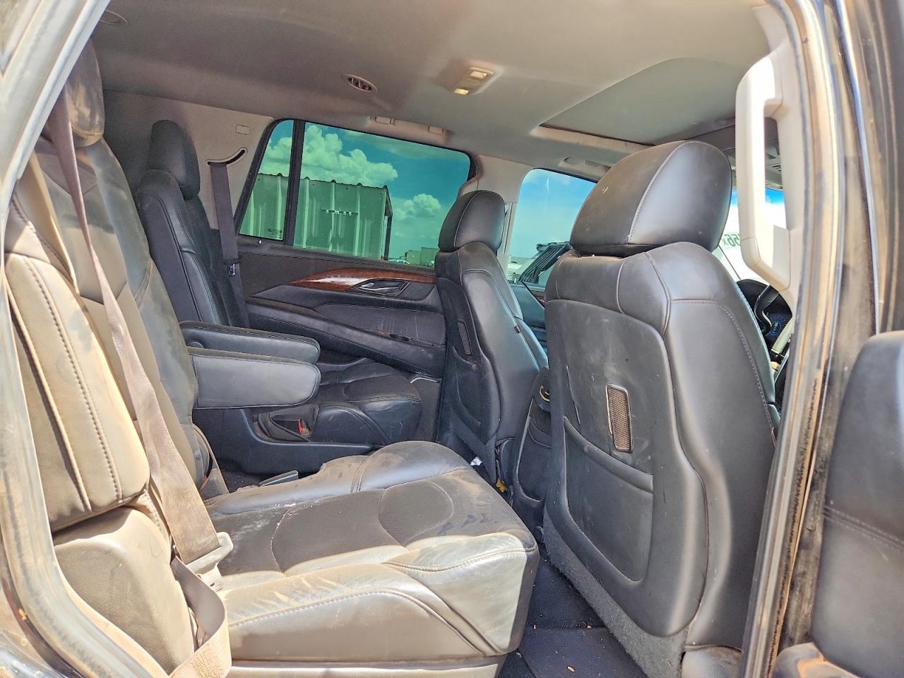 2018 Cadillac Escalade Luxury - zdjęcie 11