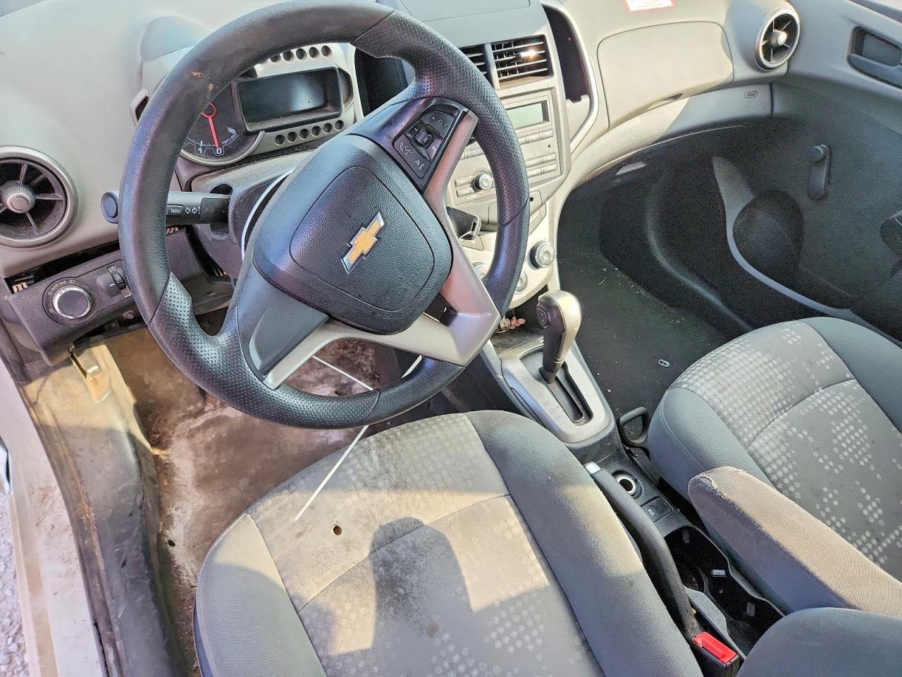 2015 Chevrolet Sonic Ls - zdjęcie 8