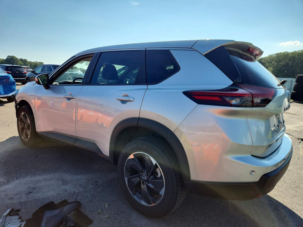 2024 Nissan Rogue Sv - zdjęcie 2