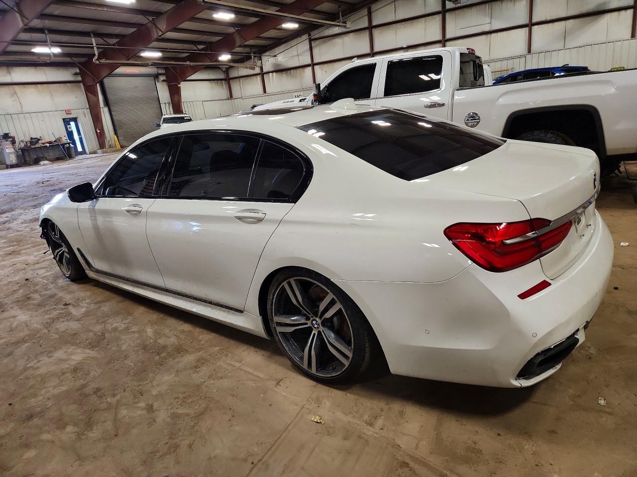 2017 BMW 740 I - zdjęcie 2
