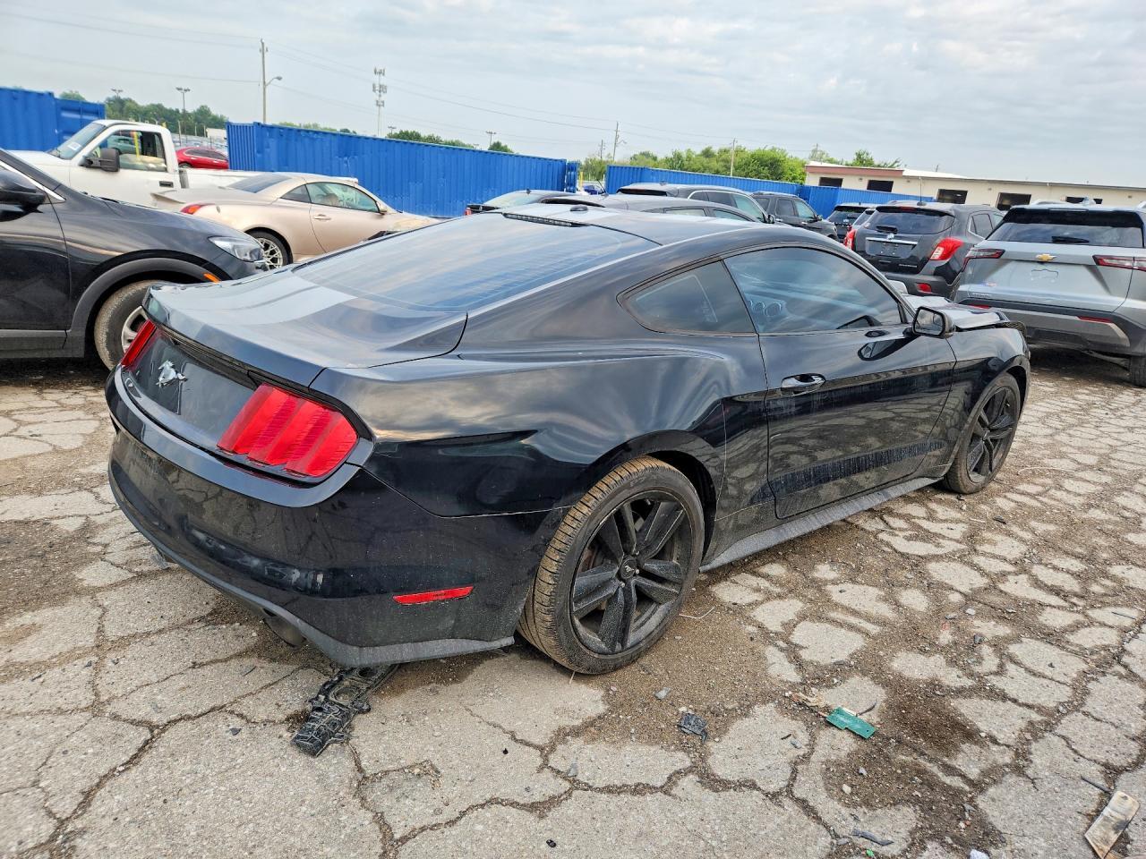 2017 Ford Mustang - zdjęcie 3