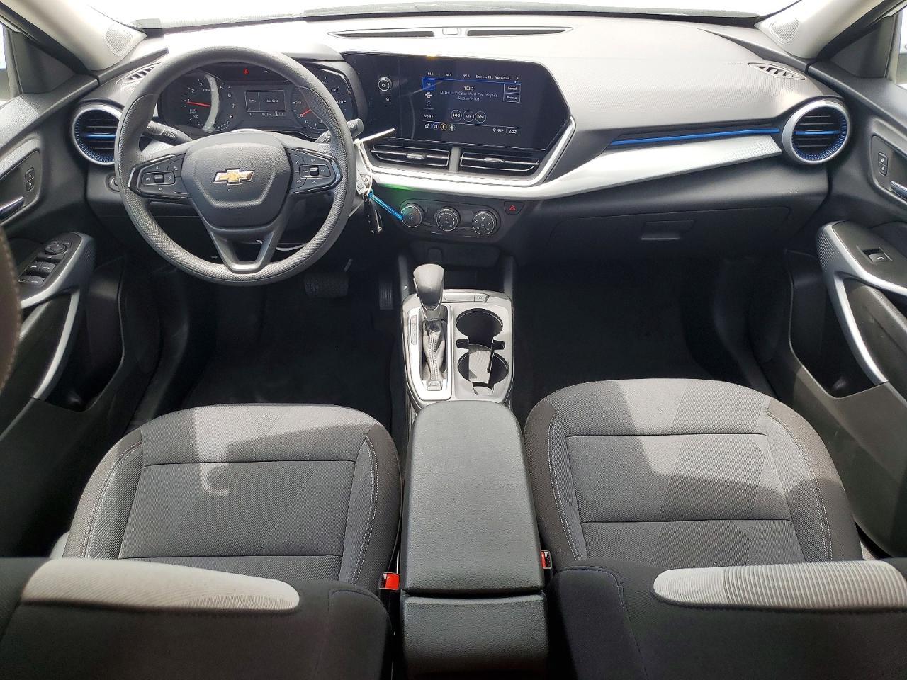 2026 Chevrolet Trax Ls - zdjęcie 8