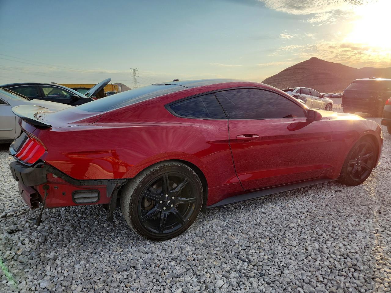 2019 Ford Mustang - zdjęcie 3