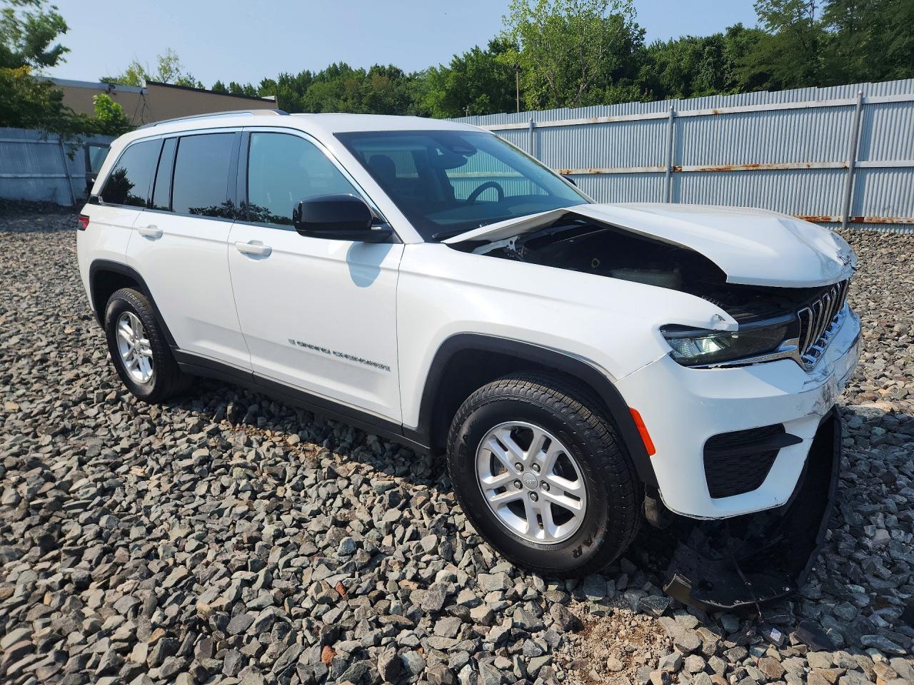 2022 Jeep Grand Cherokee Laredo - zdjęcie 4