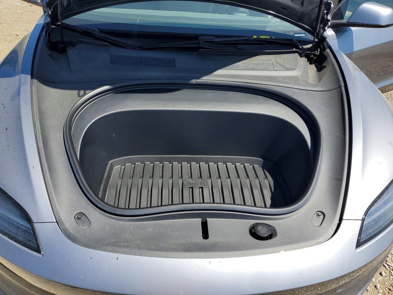 2024 Tesla Model 3 - zdjęcie 11