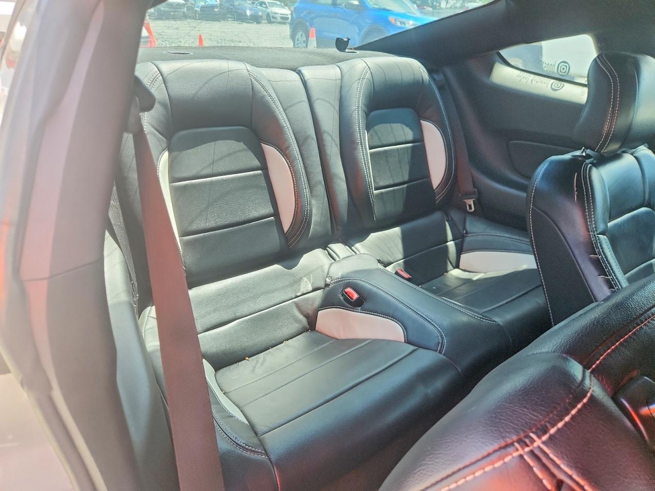 2016 Ford Mustang Base - zdjęcie 10