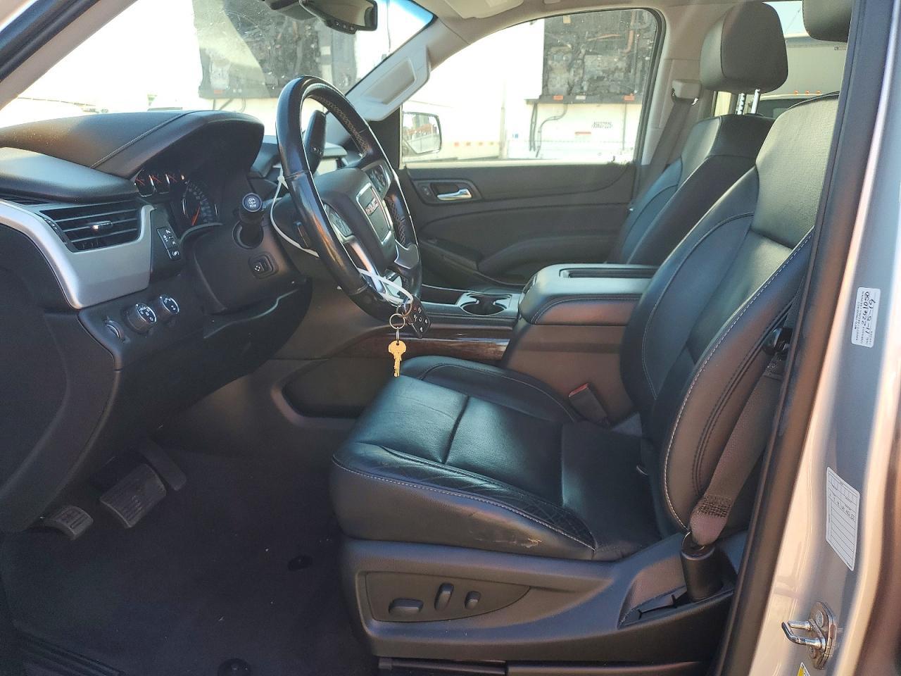 2019 GMC Yukon Xl K1500 Slt - zdjęcie 7