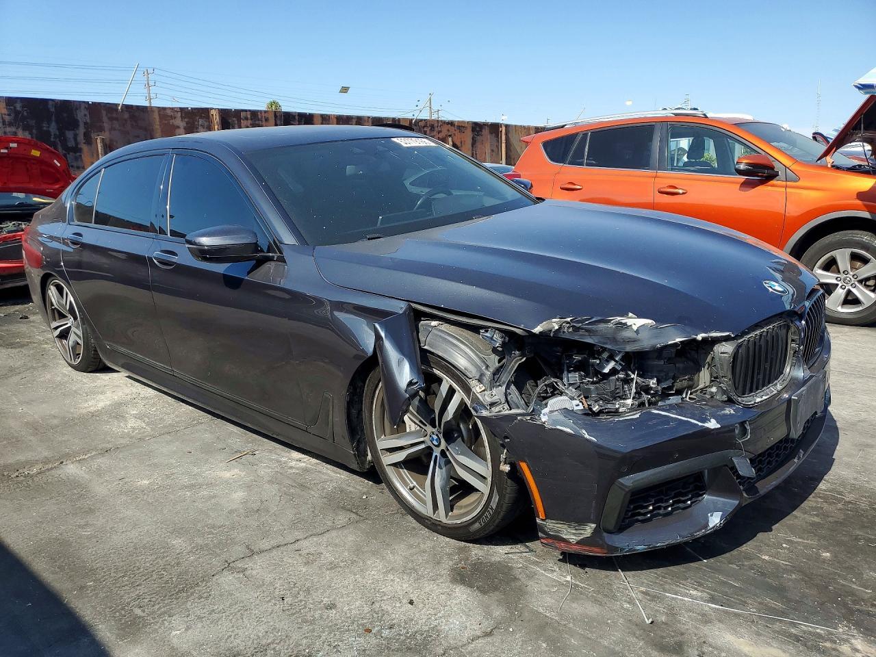2019 BMW 740 I - zdjęcie 4