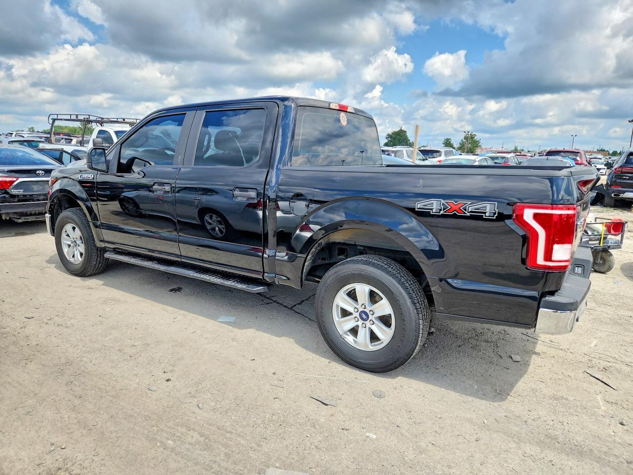 2016 Ford F150 Supercrew - zdjęcie 2
