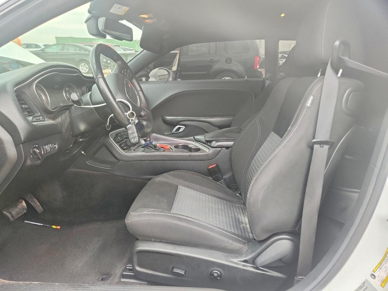 2015 Dodge Challenger Sxt - zdjęcie 7