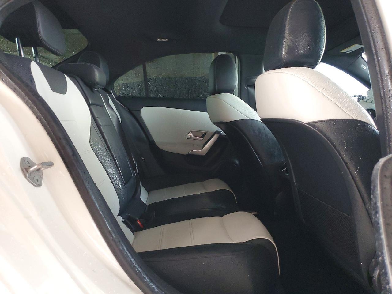2021 Mercedes-Benz A 220 - zdjęcie 19