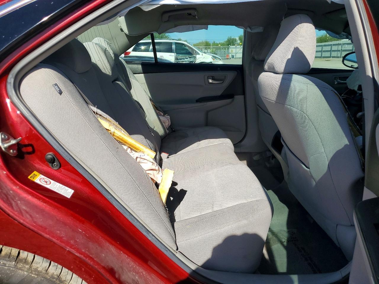 2017 Toyota Camry Le - zdjęcie 10