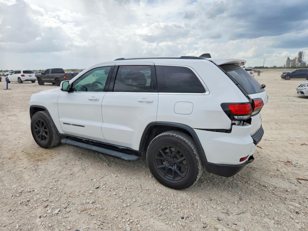 2020 Jeep Grand Cherokee Laredo - zdjęcie 2