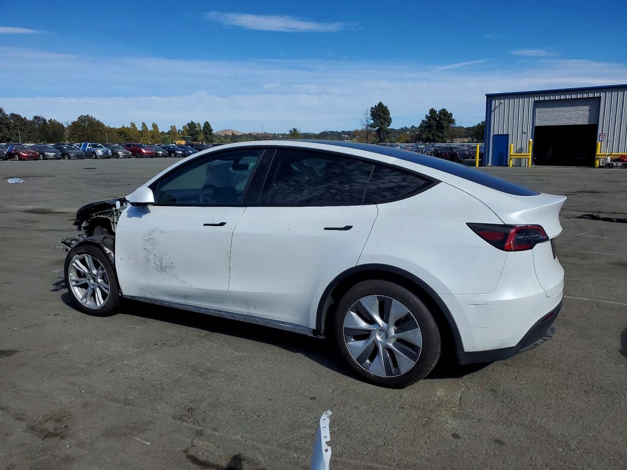 2023 Tesla Model Y - zdjęcie 2