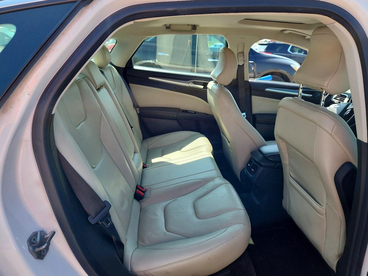 2015 Ford Fusion Titanium - zdjęcie 10