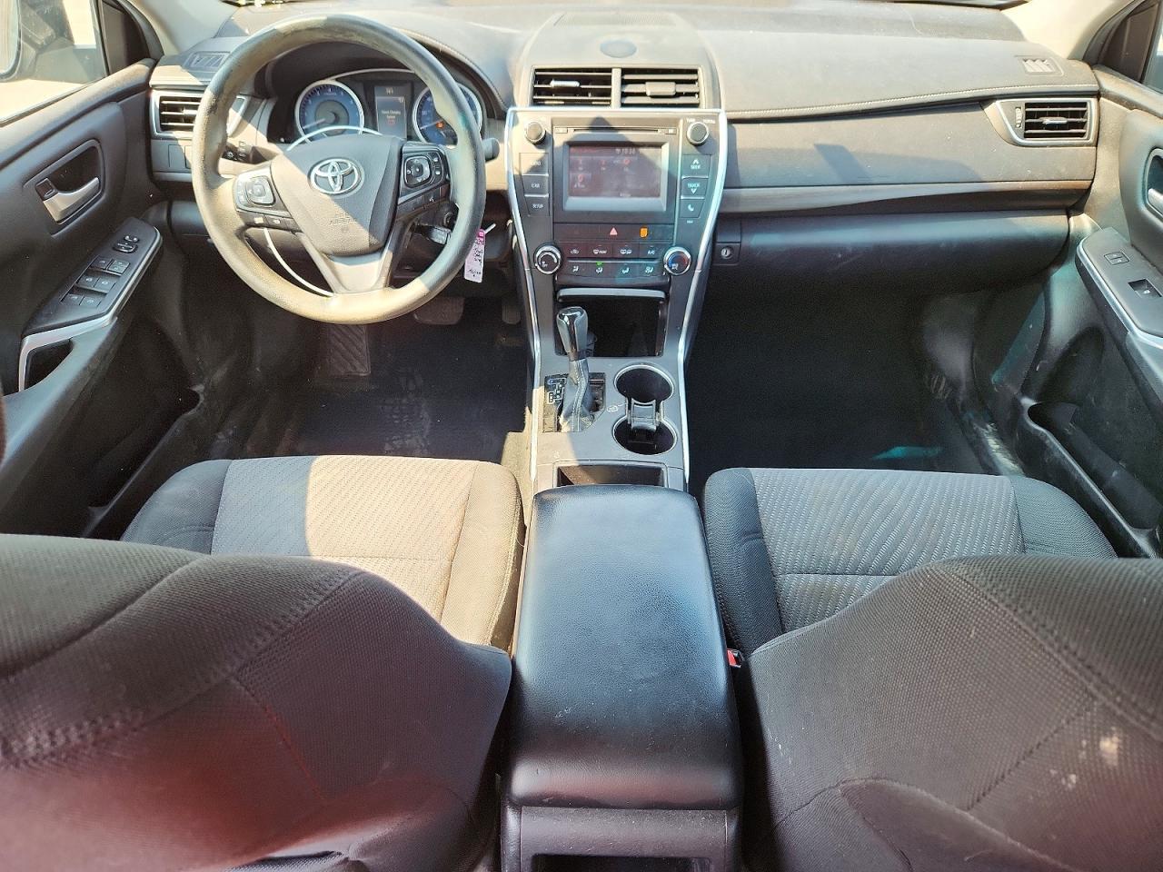 2017 Toyota Camry Le - zdjęcie 8