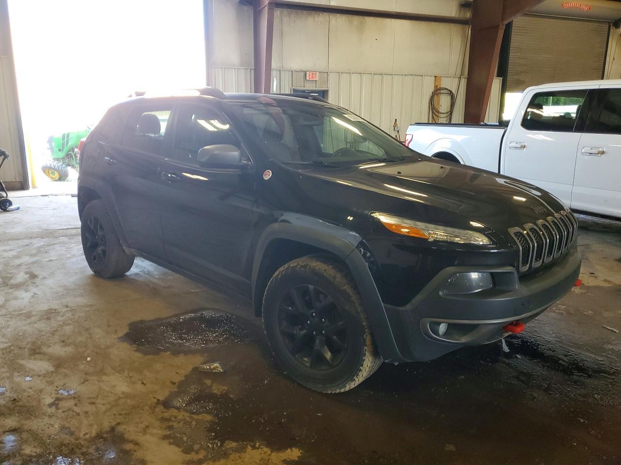 2015 Jeep Cherokee Trailhawk - zdjęcie 4