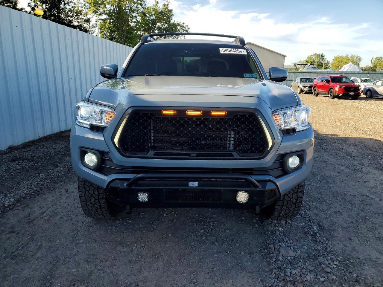 2021 Toyota Tacoma Sr5 V6 - zdjęcie 5