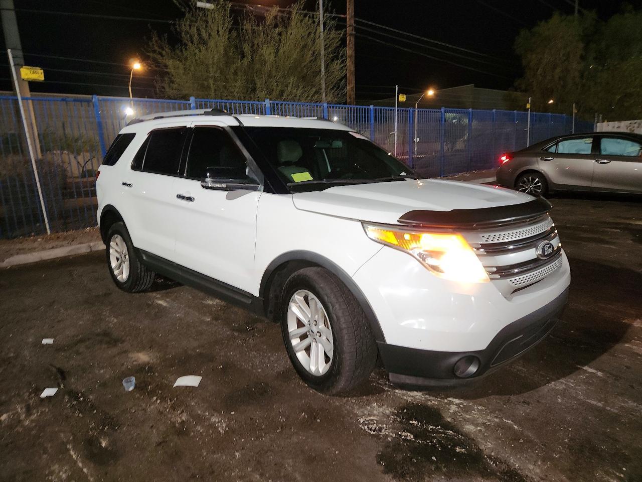 Ford Explorer - zdjęcie 4