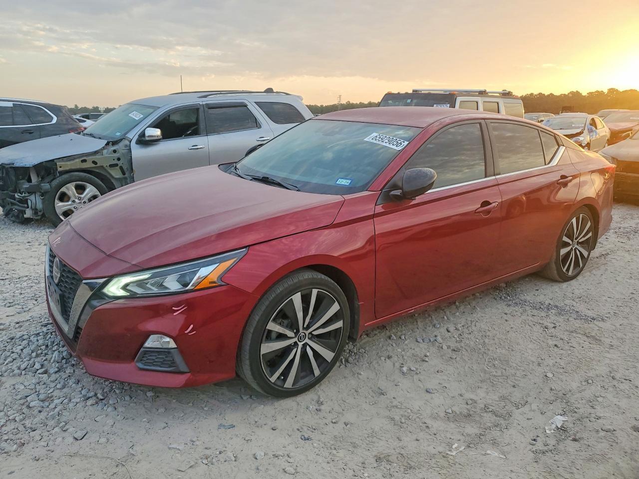 2020 Nissan Altima Sr - zdjęcie główne