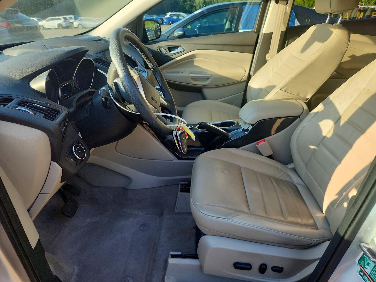 2014 Ford Escape Titanium - zdjęcie 7