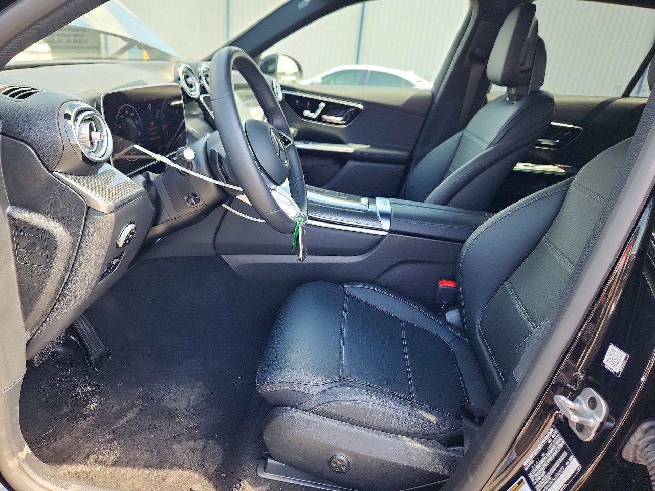 2025 Mercedes-Benz Glc 300 - zdjęcie 7