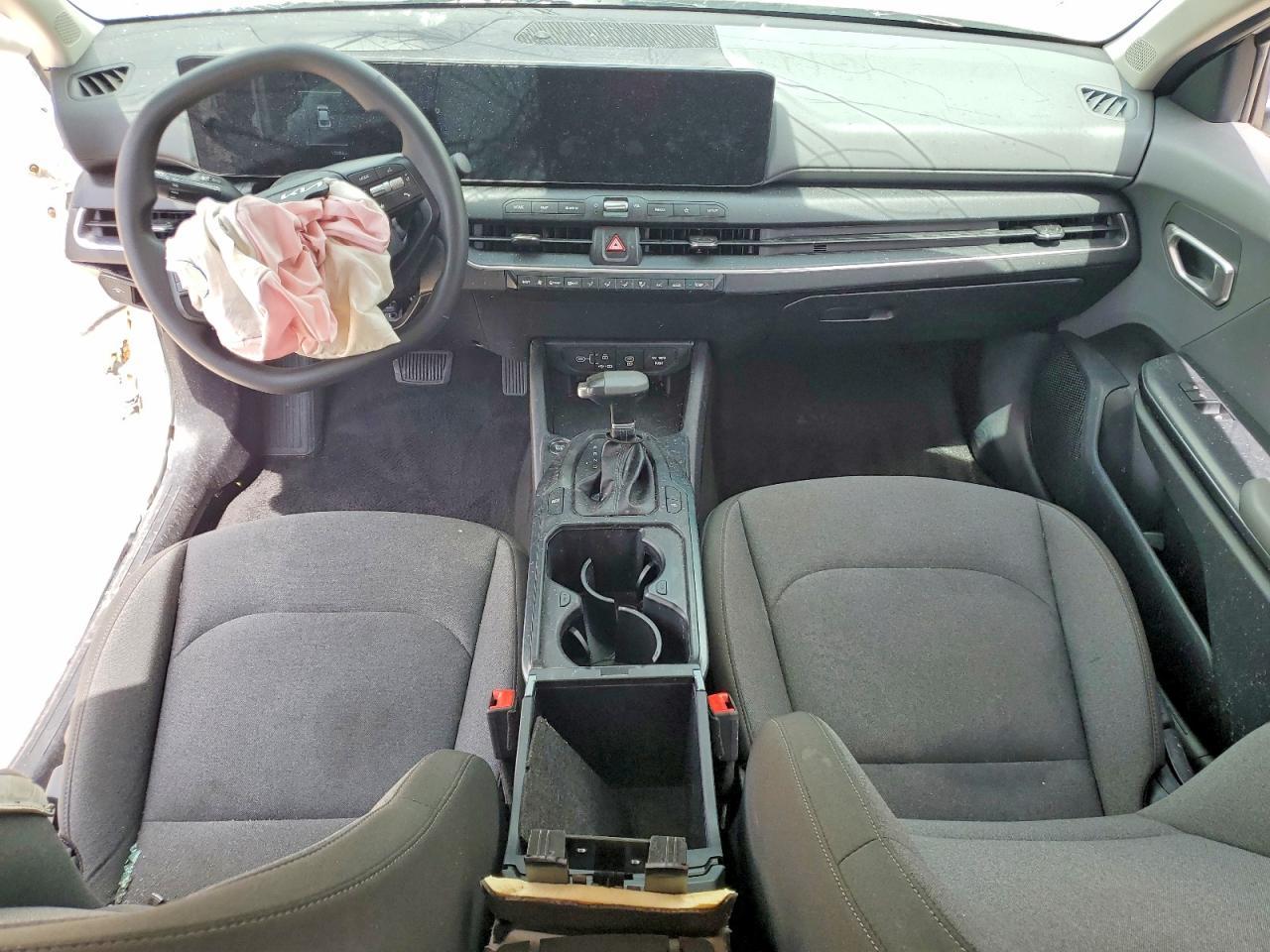 2025 Kia K4 Lxs - zdjęcie 8
