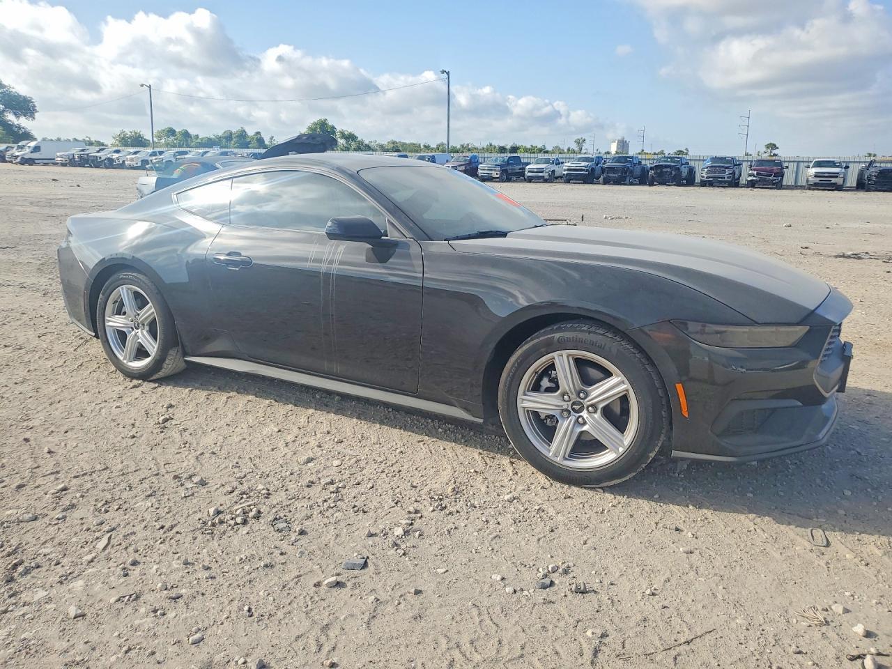 2026 Ford Mustang - zdjęcie 4
