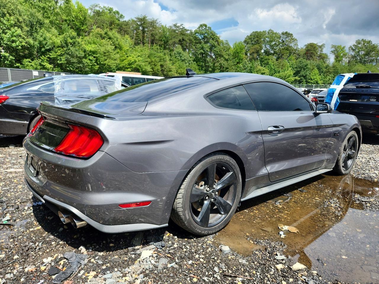 2021 Ford Mustang Gt - zdjęcie 3