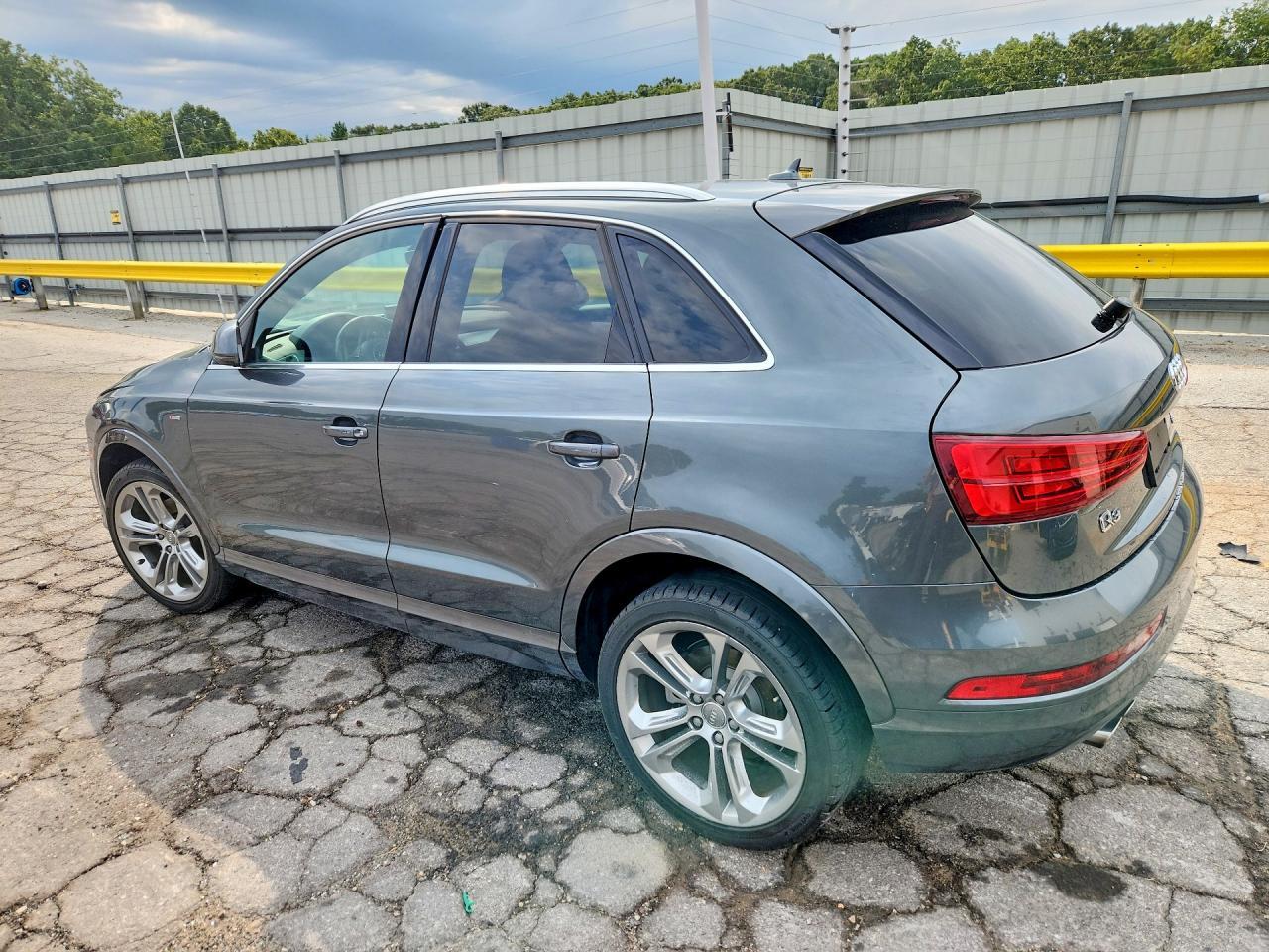 2018 Audi Q3 Premium Plus - zdjęcie 2
