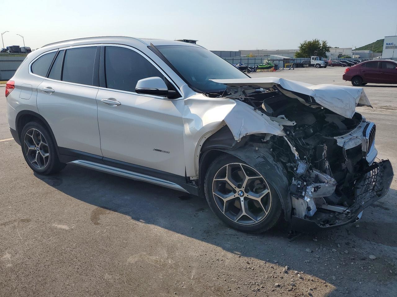 2017 BMW X1 xDrive28I - zdjęcie 4