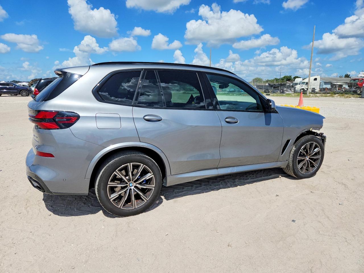 2024 BMW X5 xDrive40I - zdjęcie 3