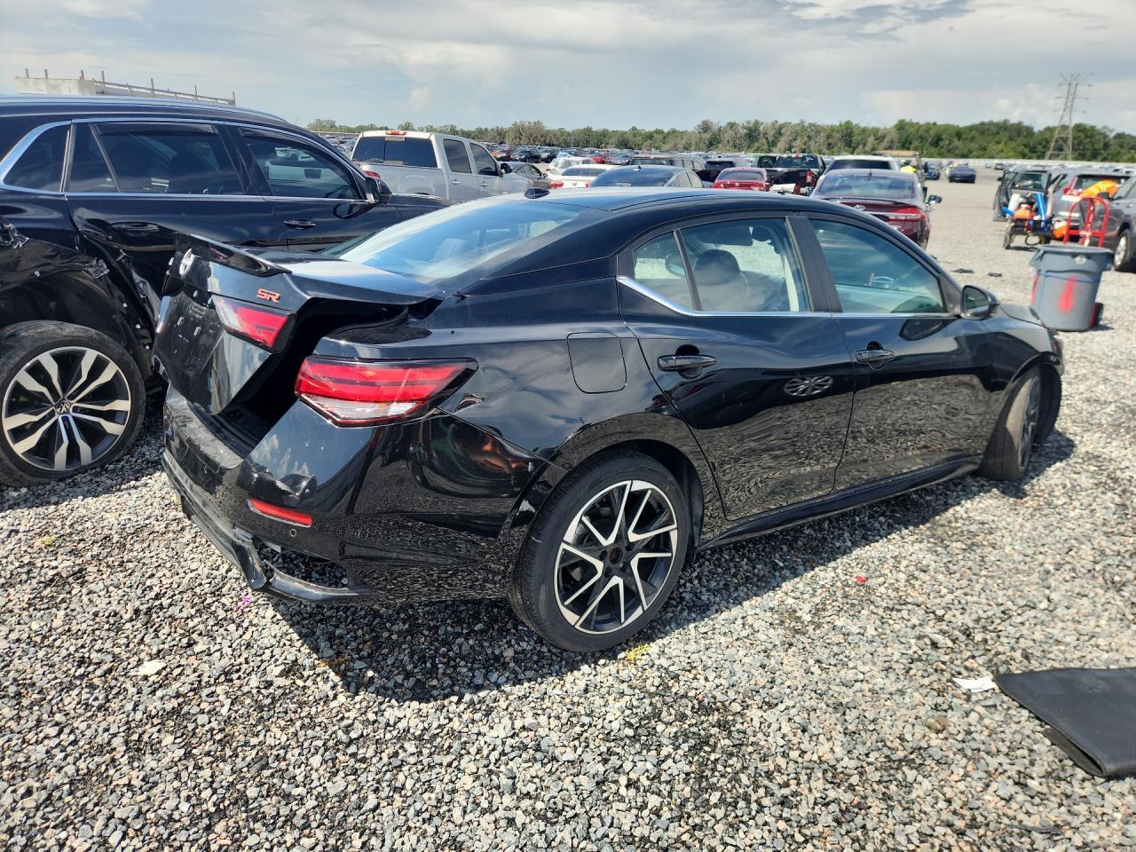2024 Nissan Sentra Sr - zdjęcie 3