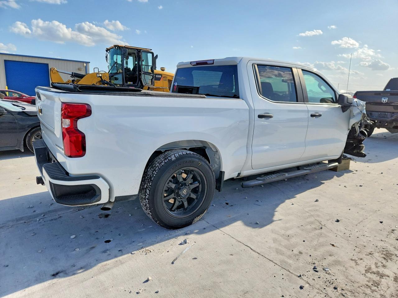 2022 Chevrolet Silverado Ltd C1500 Custom - zdjęcie 3