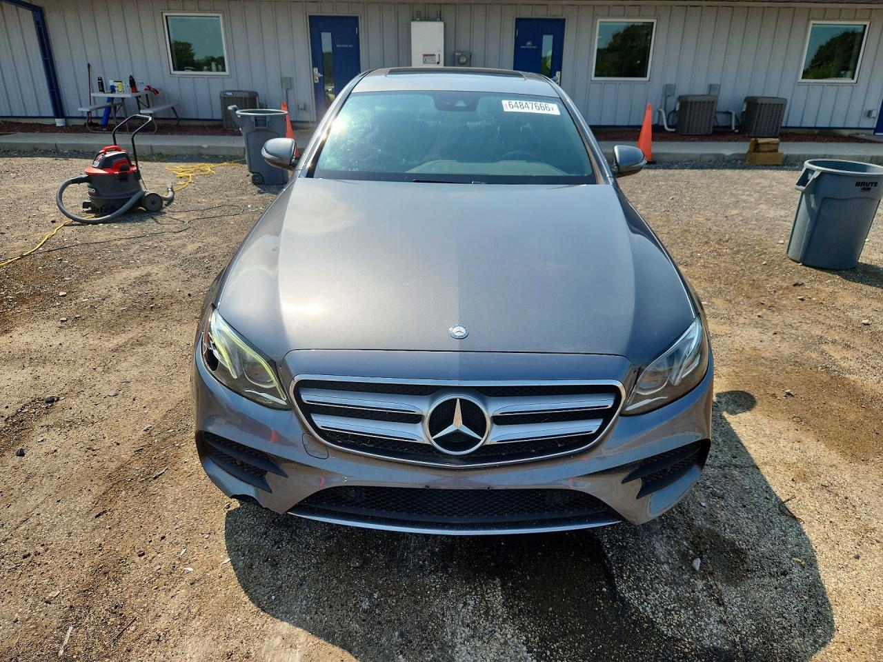 2017 Mercedes-Benz E 300 4Matic - zdjęcie 5