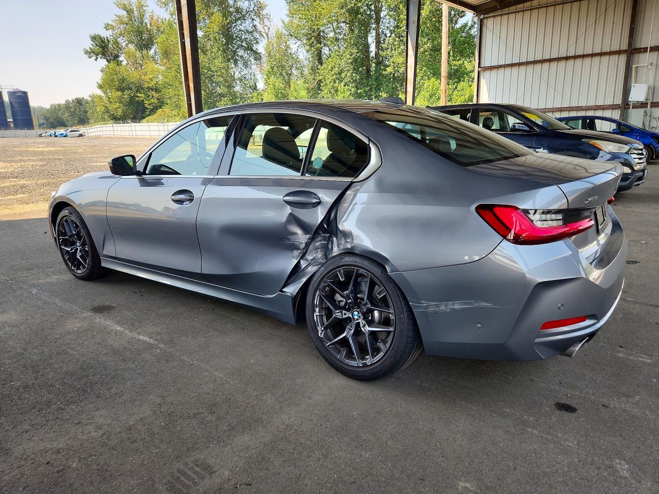 2026 BMW 330Xi - zdjęcie 2