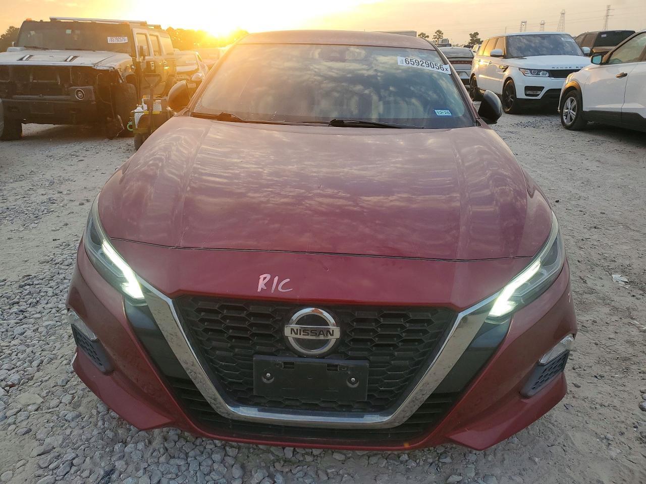 2020 Nissan Altima Sr - zdjęcie 5
