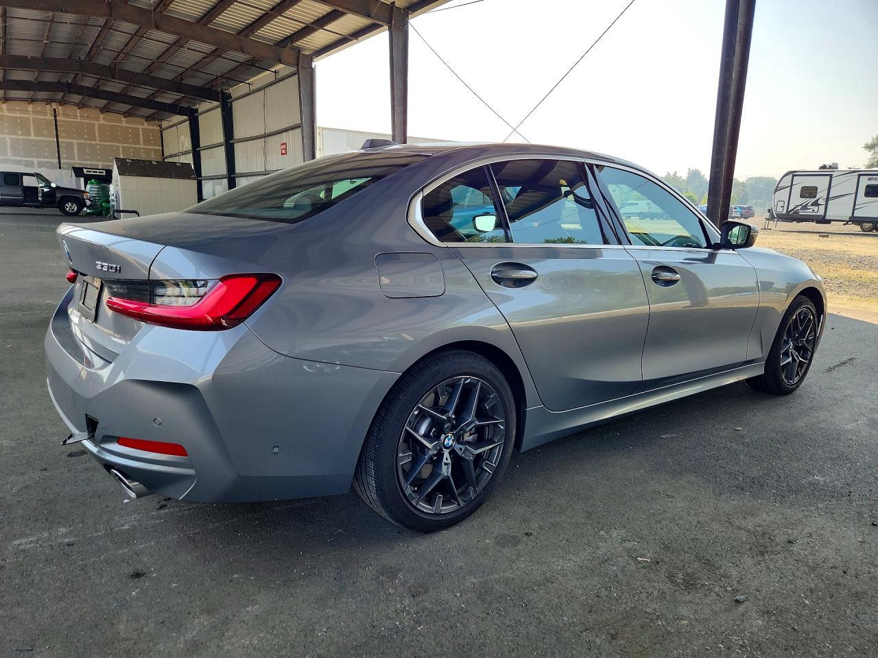2026 BMW 330Xi - zdjęcie 3