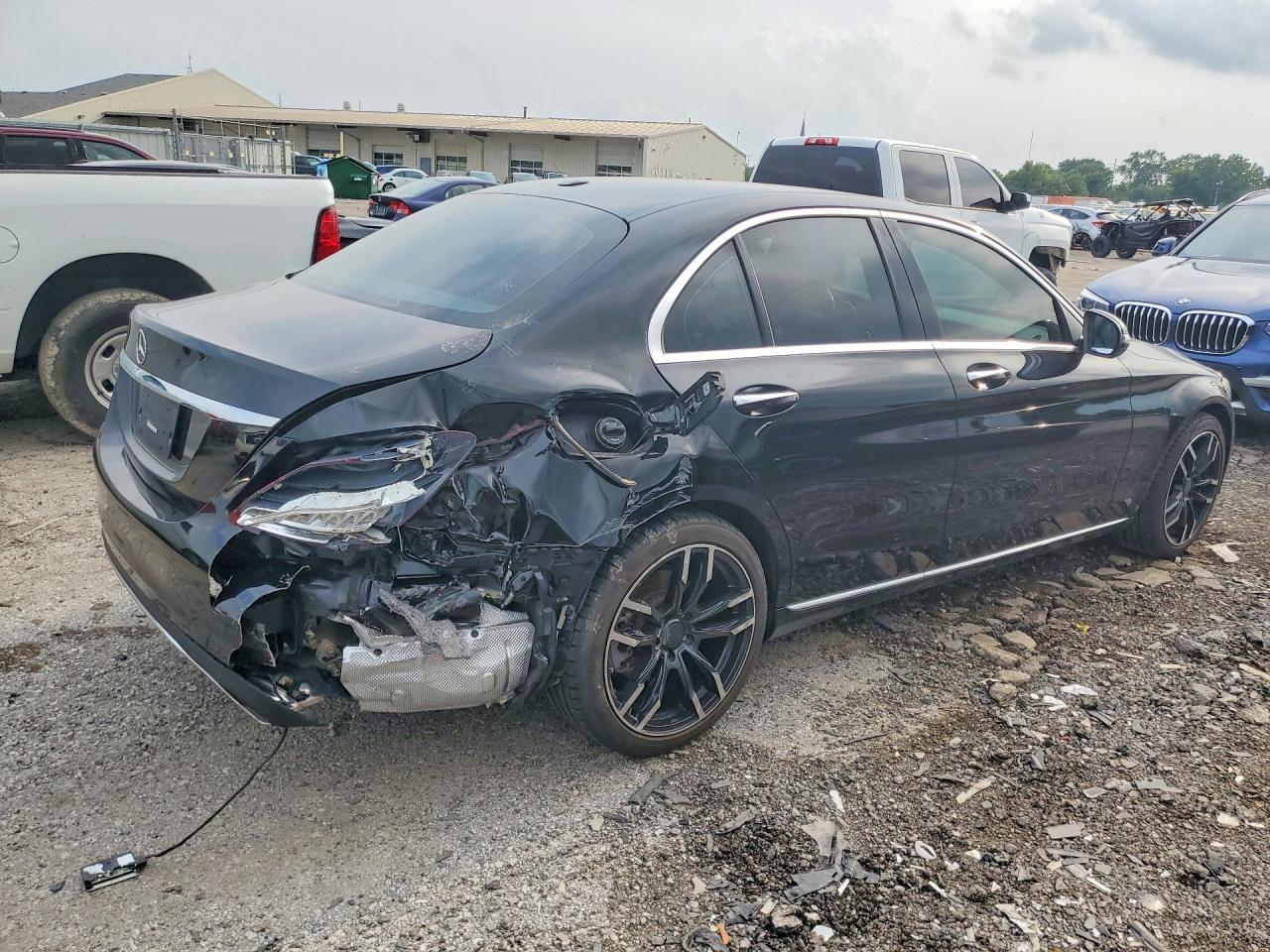 2016 Mercedes-Benz C 300 - zdjęcie 3