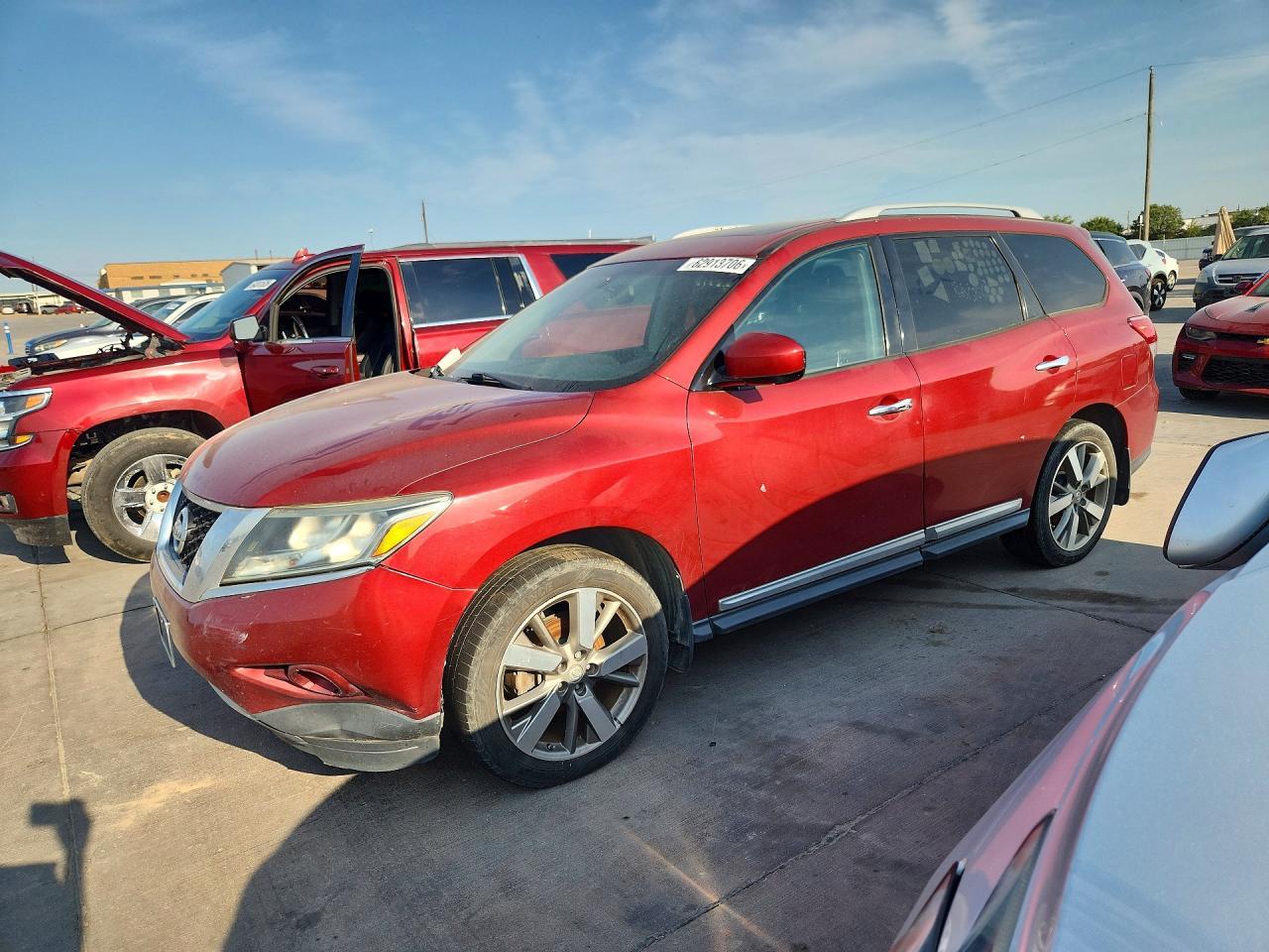 2013 Nissan Pathfinder S - zdjęcie główne