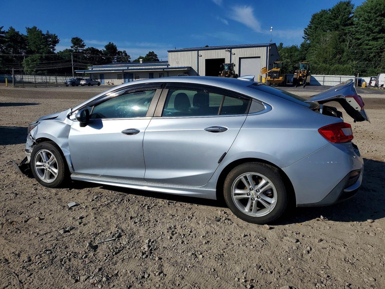 2017 Chevrolet Cruze Lt - zdjęcie 2