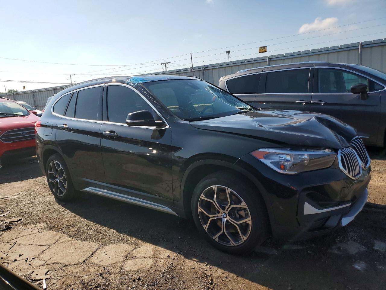 2021 BMW X1 xDrive28I - zdjęcie 4