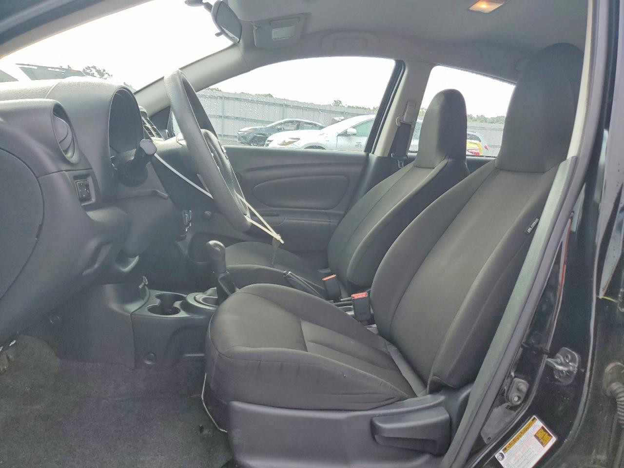 2017 Nissan Versa 1.6 S - zdjęcie 7