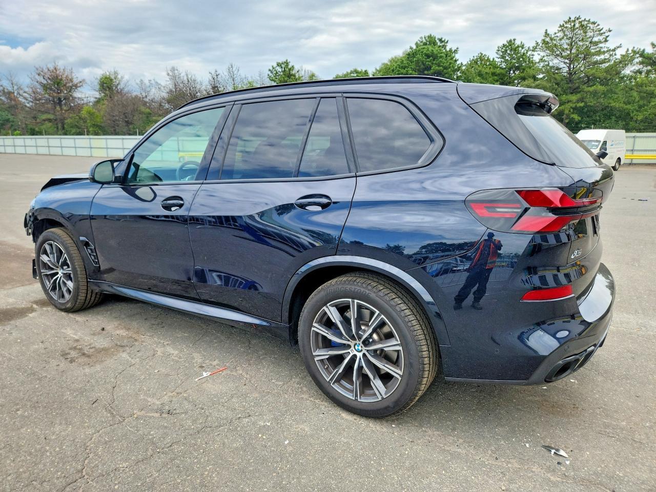 2026 BMW X5 M60I - zdjęcie 2