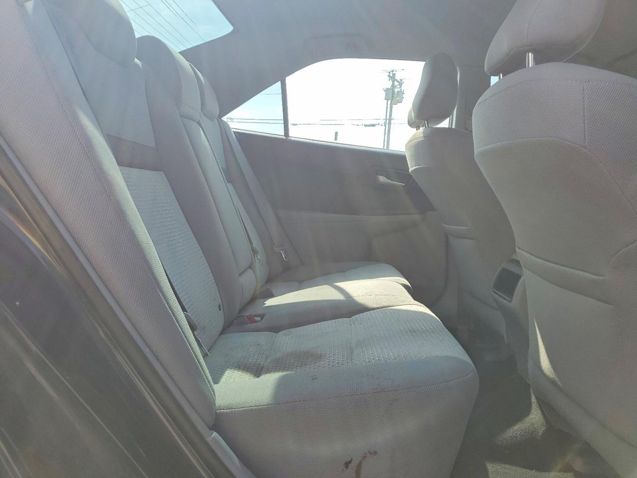 2014 Toyota Camry Le - zdjęcie 10