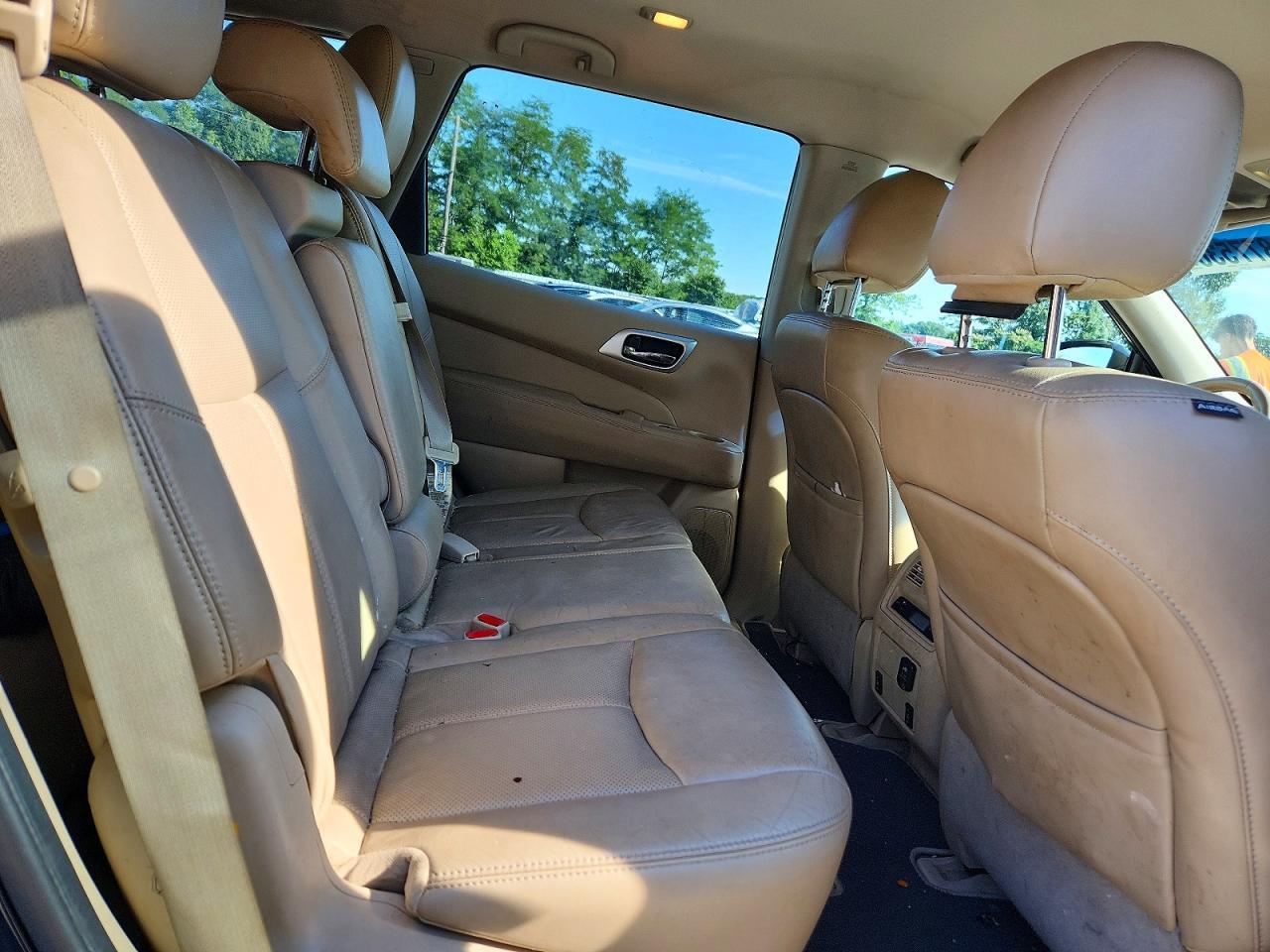 2014 Nissan Pathfinder Platinum - zdjęcie 11