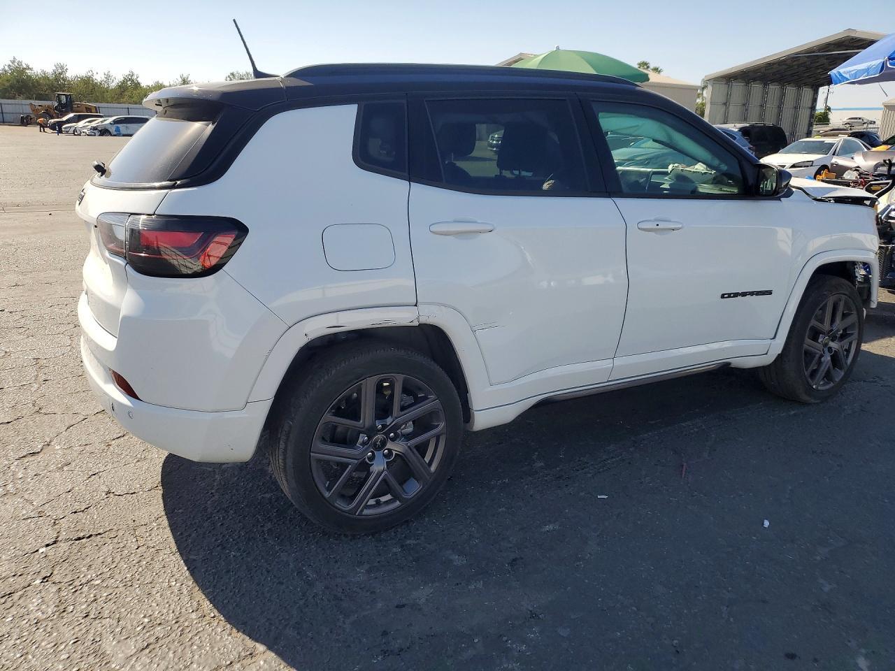 2025 Jeep Compass Limited - zdjęcie 3